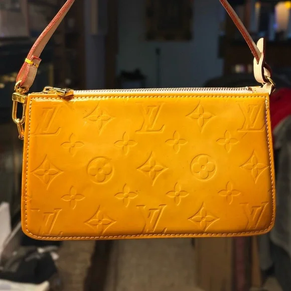 Vintage Louis Vuitton Monogram Vernis Lexington Pouch Jaune Yellow Pink Interior - Picture 14 of 15